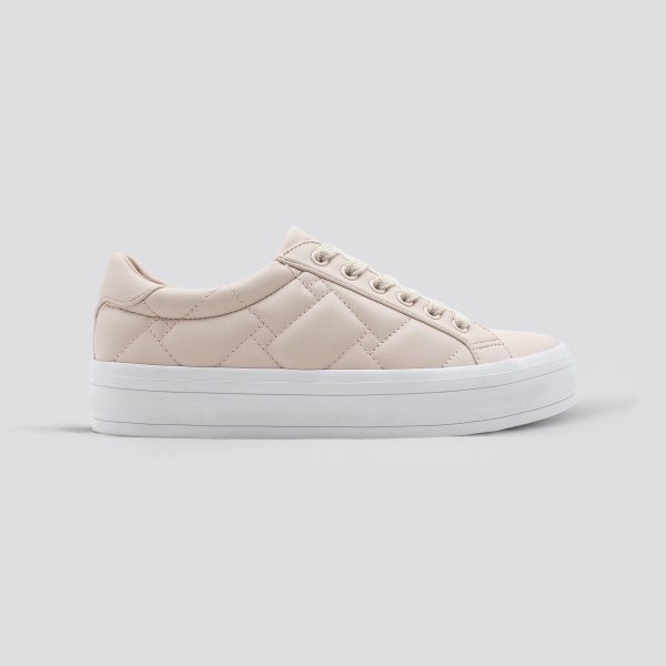 Lace-up sneaker with Quilted Detail